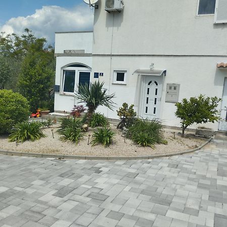 Apartment Lucia Punat Dış mekan fotoğraf